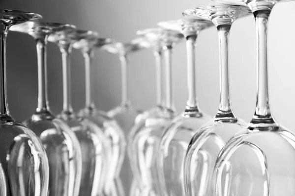 Copas de vino en una fila —  Fotos de Stock
