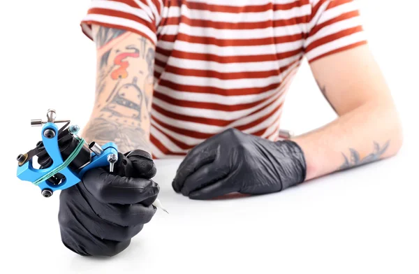 Maestro del tatuaje trabajando — Foto de Stock