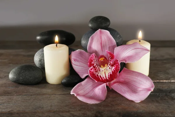 Wellness-Stillleben mit schöner Blume — Stockfoto