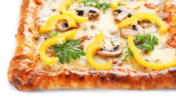 Πρόσφατα σπιτική πίτσα που απομονώνονται σε λευκό — Φωτογραφία Αρχείου