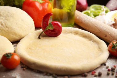 Hamur olarak ve pizza, tablo için malzemeler