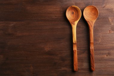 iki tahta kaşık