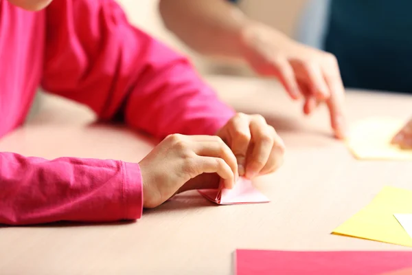 Children making swan — Stock Photo, Image