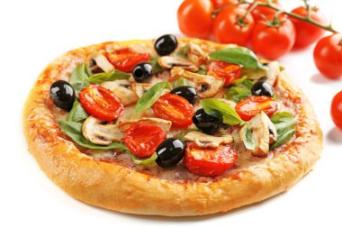 Sebzeli beyaz izole lezzetli lezzetli pizza