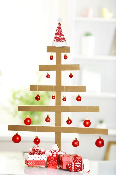 Albero di Natale fatto a mano e regali — Foto Stock