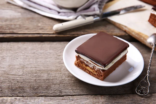 Delicious chocolate brownies on wooden background — Stock Photo, Image