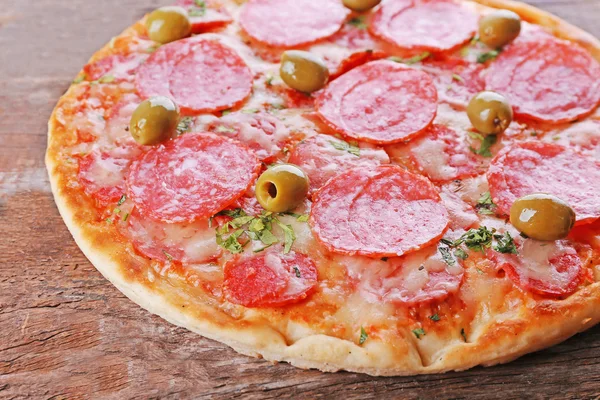 Smaczne pizze smaczne, zbliżenie — Zdjęcie stockowe