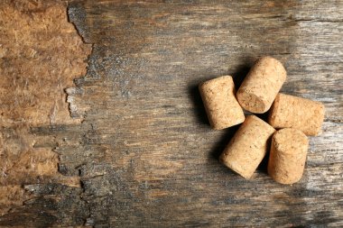 Beş şarap mantarlar 