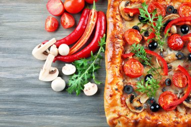 Taze ev yapımı pizza