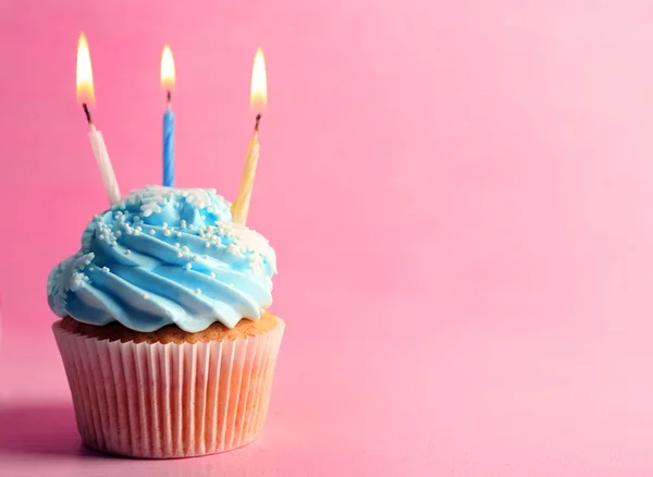 Cupcake saboroso decorado — Fotografia de Stock