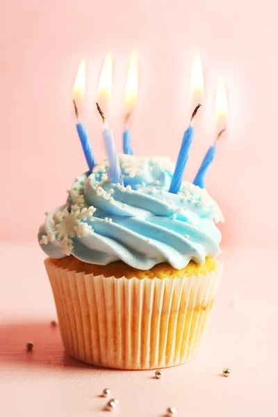 Cupcake saboroso decorado — Fotografia de Stock