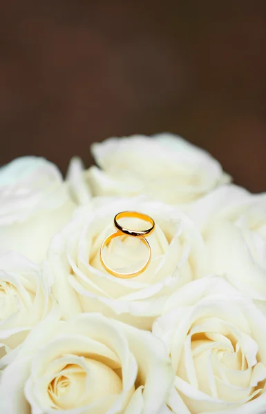 Schöner Strauß bunter Rosen — Stockfoto