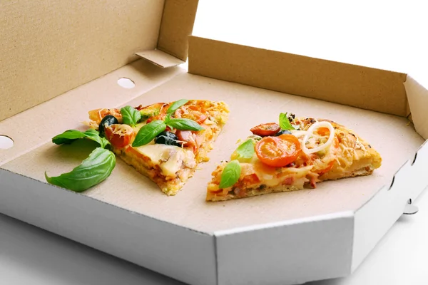 Pezzi di pizza fresca — Foto Stock