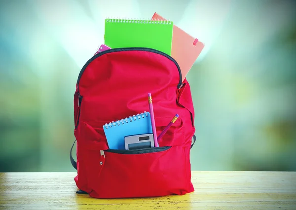 Okul donanımları ile çanta — Stok fotoğraf
