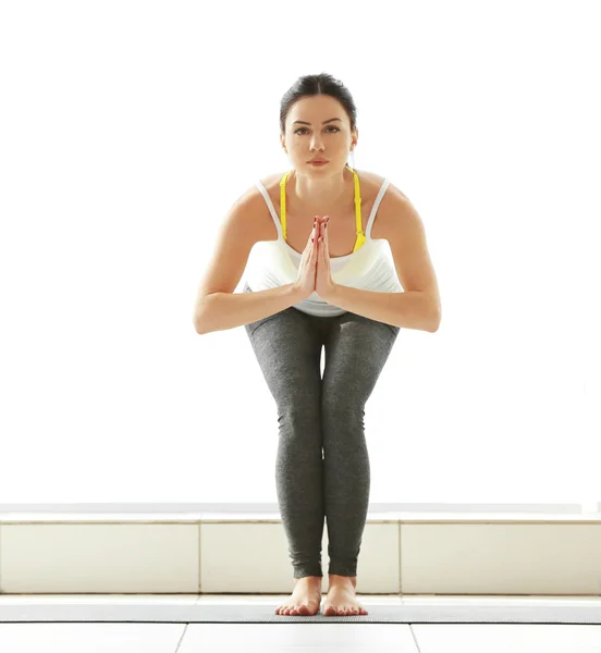 Woman does yoga exercise — Stock Photo, Image