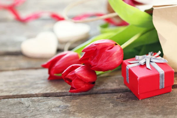 Nádherná romantická skladba s květinami — Stock fotografie
