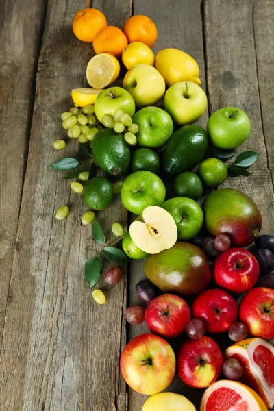 カラフルな熟した果実 — ストック写真