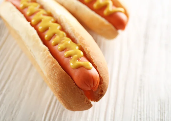 Świeże hot-dogi — Zdjęcie stockowe