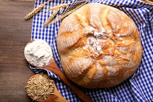 Vers gebakken brood — Stockfoto