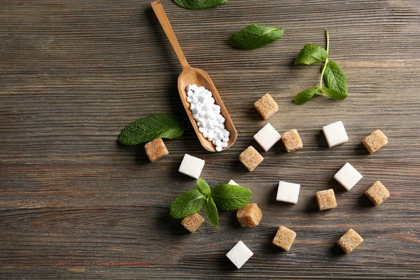 Terrones de azúcar y stevia —  Fotos de Stock
