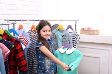 Güzel küçük kız.  