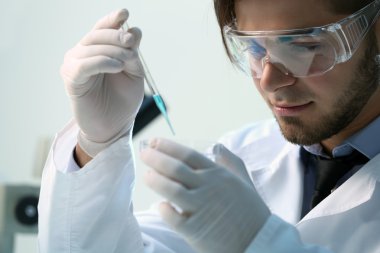 Laboratuvarda eğitim klinisyen