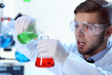 Adam laboratuvar testi ile