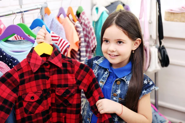 Schöne kleine Mädchen — Stockfoto