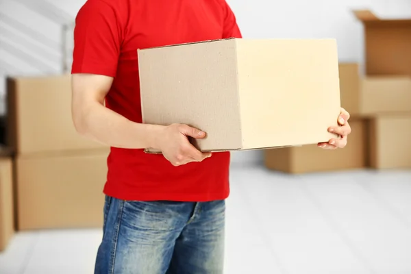 Man holding carton box — Stock Photo, Image