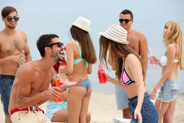 Beautiful young people having fun — Stock Photo, Image