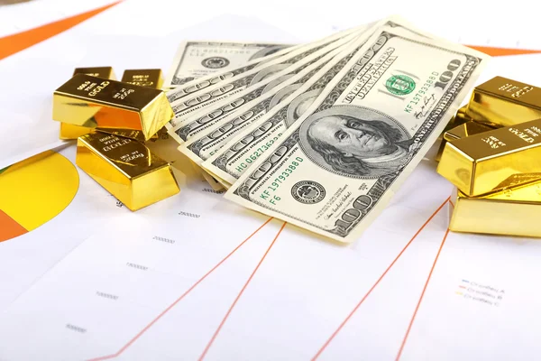 Guldtackor med dollar sedlar — Stockfoto