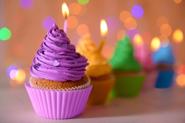 Cupcake mor krem buzlanma ve mum