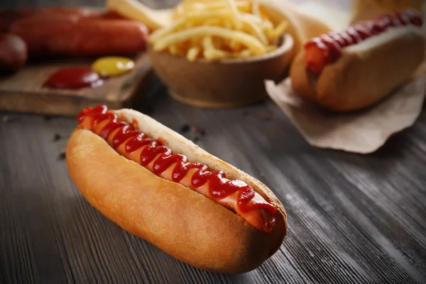 Hot dog con patate fritte — Foto Stock