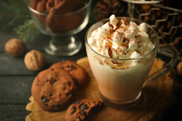 Xícara de cacau quente com marshmallow — Fotografia de Stock