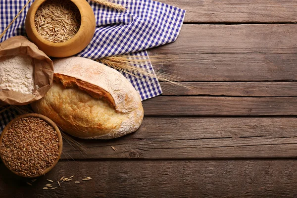 Vers gebakken brood — Stockfoto