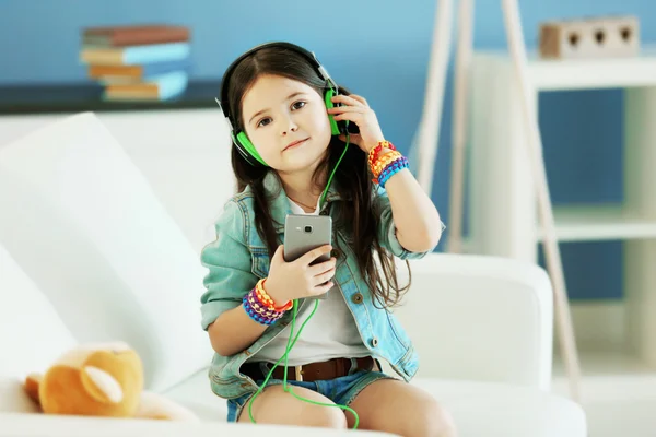 Beautiful little girl — Stock Photo, Image