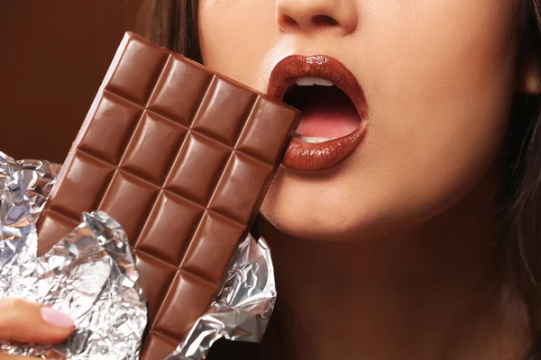 Loving chocolate woman — Stock Photo, Image