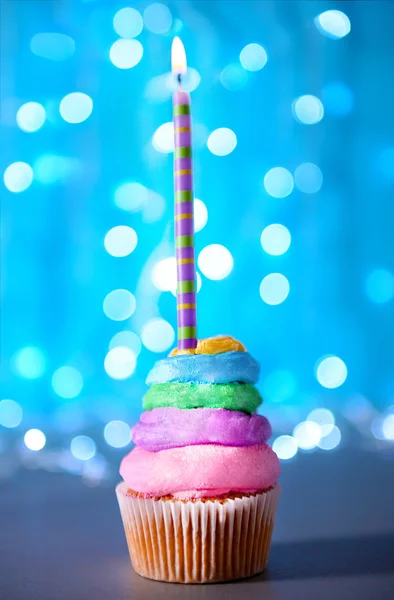Cupcake mit buntem Sahnezucker — Stockfoto