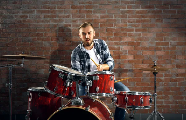 Musician playing drums — Stock Photo, Image