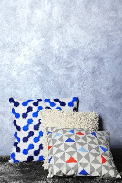 Красочные декоративные подушки — стоковое фото