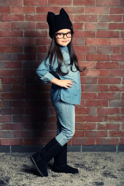 Porträtt av lilla kid flicka — Stockfoto