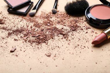 Dekoratif kozmetik kümesi