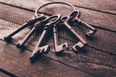 eski anahtarları demet