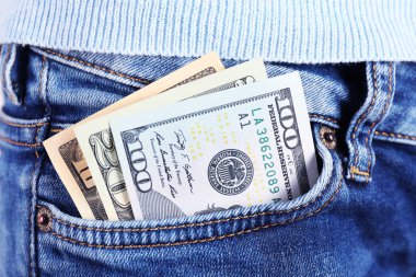 Kot pantolonun cebinde para