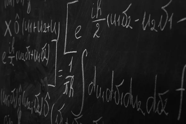 Schoolbord met formules — Stockfoto