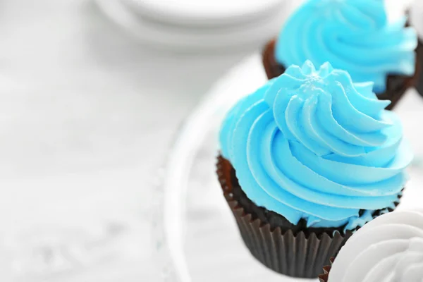 Kleurrijke heerlijke cupcakes — Stockfoto