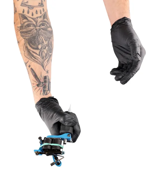 Manos tatuadoras en guantes negros — Foto de Stock