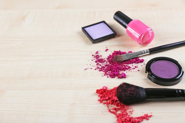 Ferramentas de maquiagem e cosméticos — Fotografia de Stock