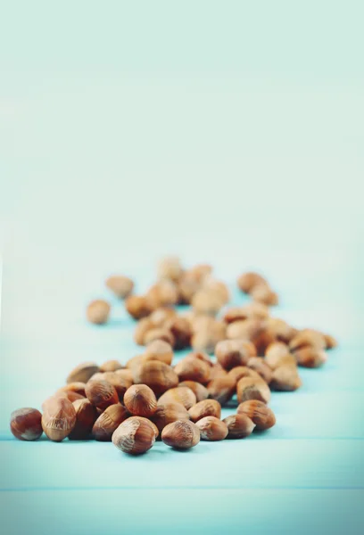 Орешки на столе. — стоковое фото