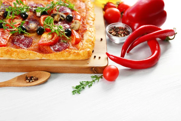 Rectángulo deliciosa pizza — Foto de Stock